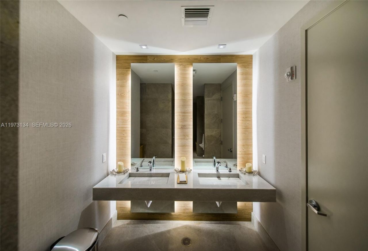 1010 Brickell Ave, Unit 3010, Miami, FL 33131 Photo