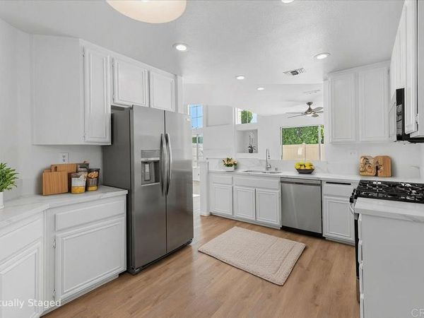 1275 Natoma Way Way, Unit B, Oceanside, CA 92057