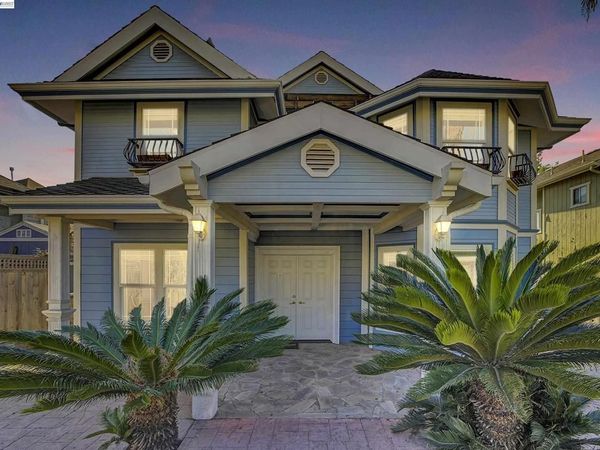 2635 2635 E 10Th St, Oakland, CA 94601