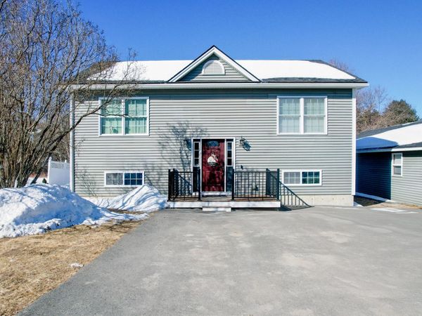 1176 Kenduskeag Avenue, Bangor, ME 04401