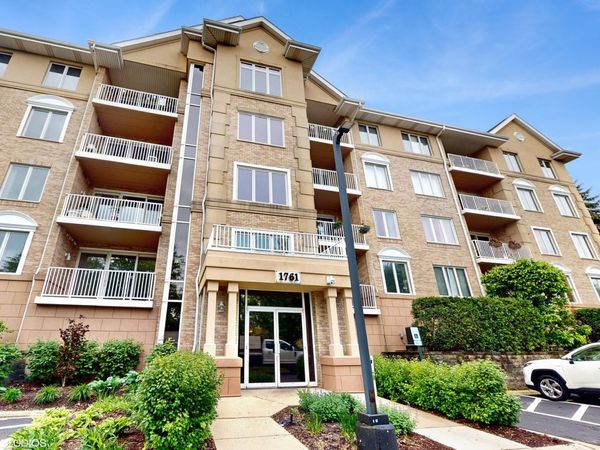 1761 Pavilion Way, Unit 506, Park Ridge, IL 60068