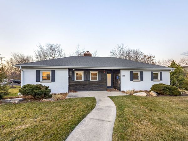 704 E 9th Street , Lockport, IL 60441