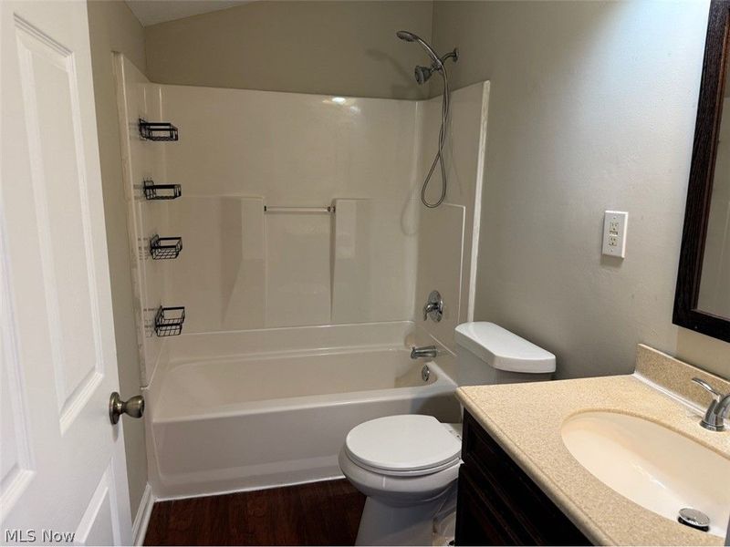 34114 Lake Shore Boulevard, Lakeline, OH 44095 Photo 12