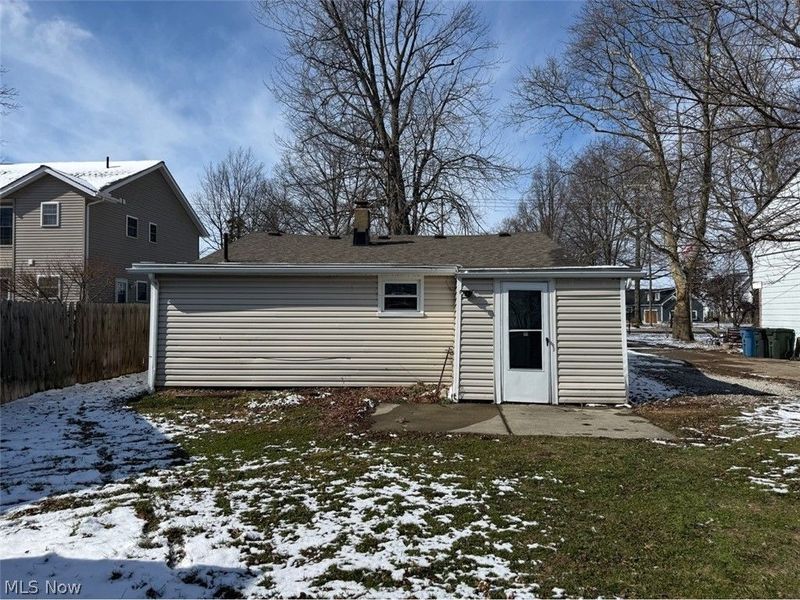 34114 Lake Shore Boulevard, Lakeline, OH 44095 Photo 2