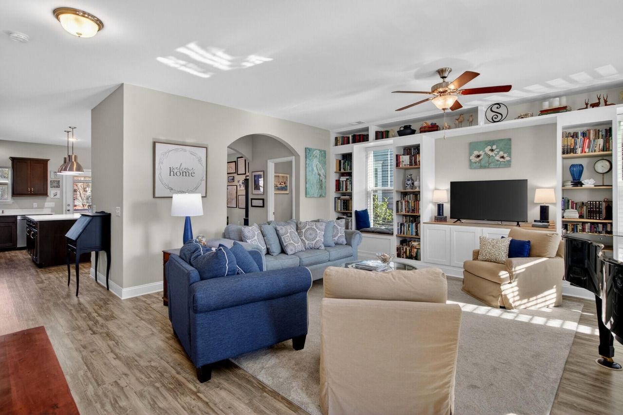 5104 W Dolphin Street Photo 7