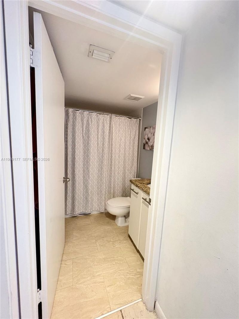 3300 NE 191st St, Unit 1911, Aventura, FL 33180 Photo