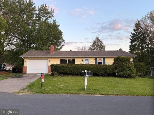 921 THORNTON DRIVE, MECHANICSBURG, PA 17055