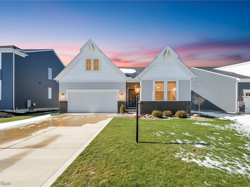 8896 Firethorne Drive, Columbia Station, OH 44028 Photo 2