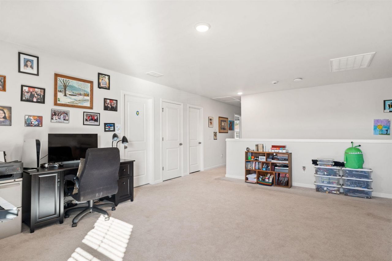 606 Fisher Lane Photo 12