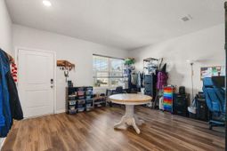 606 Fisher Lane photo 4