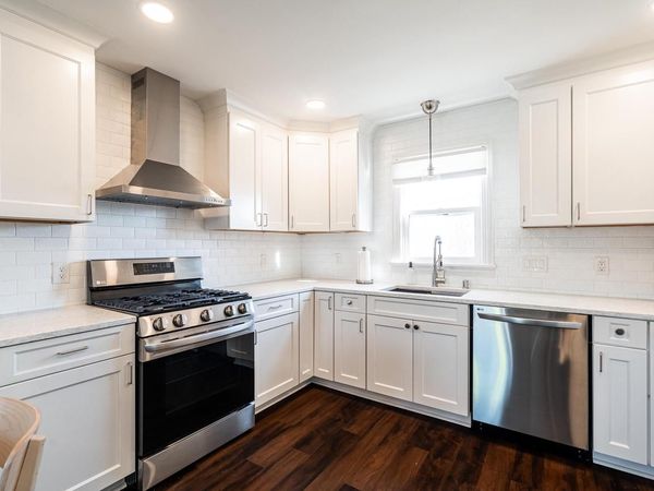 3200 S Chase AVENUE, Milwaukee, WI 53207