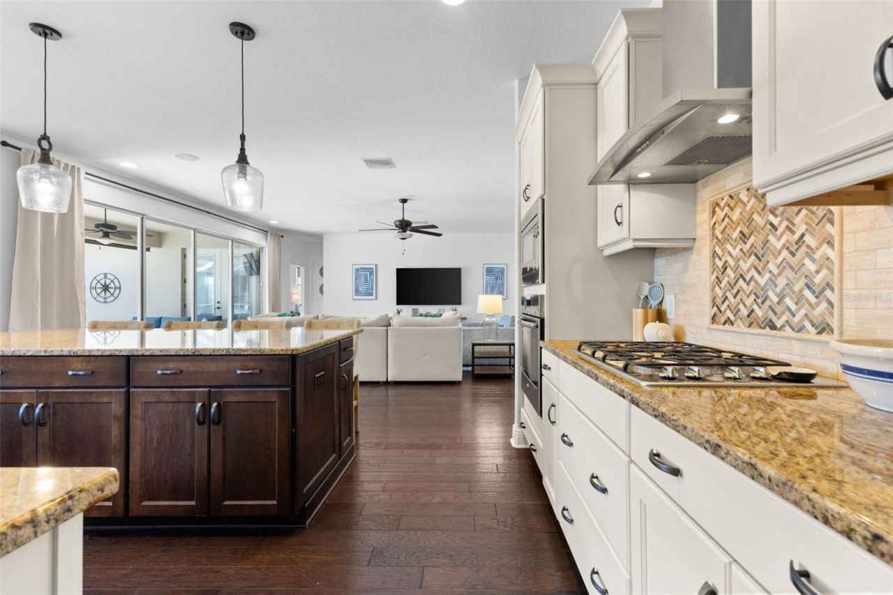 10274 Blossom Trail, Seminole, FL 33772 Photo