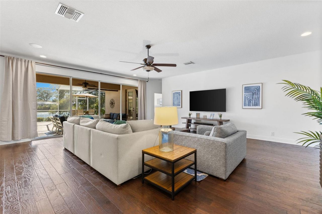 10274 Blossom Trail, Seminole, FL 33772 Photo