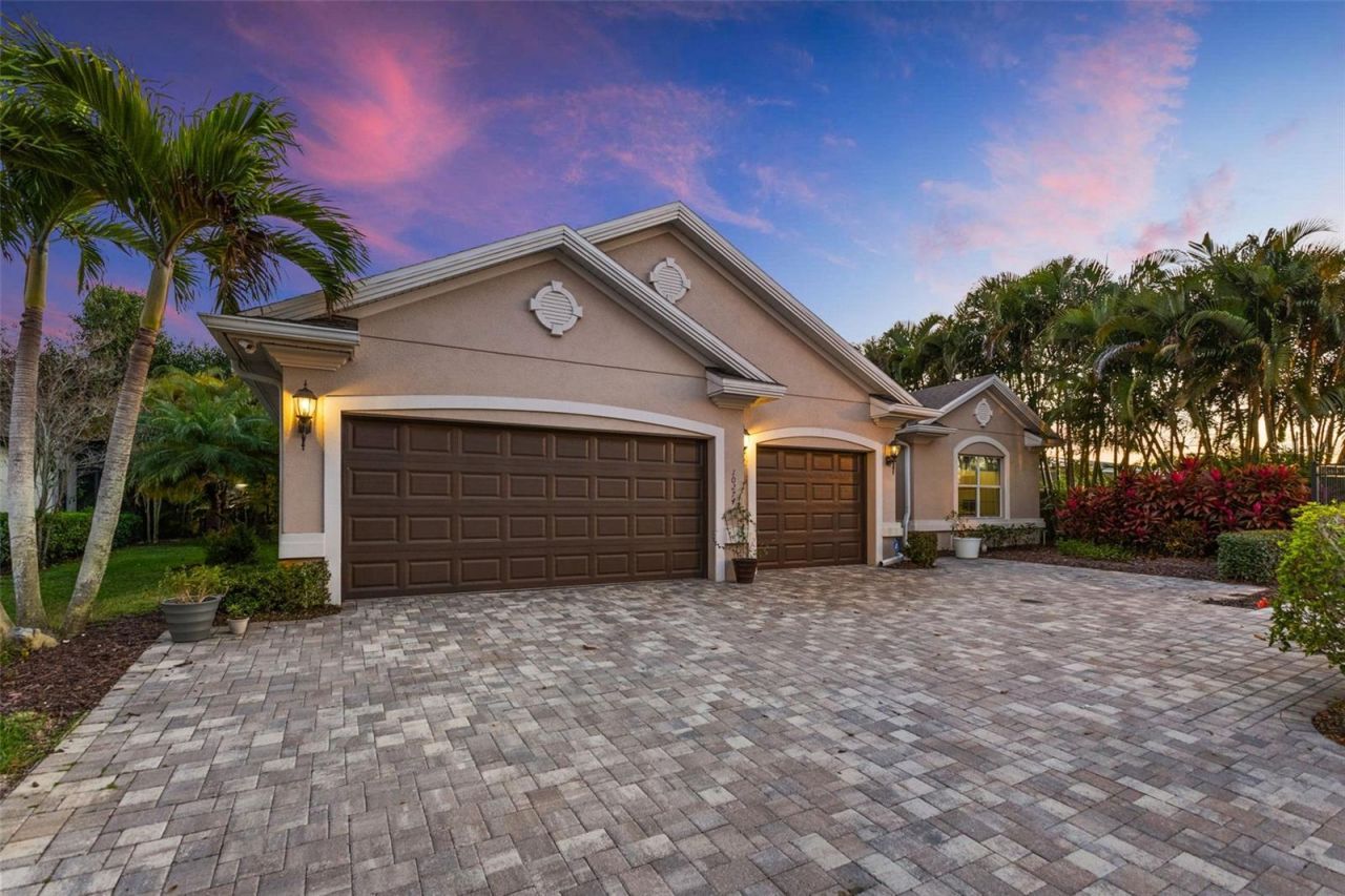 10274 Blossom Trail, Seminole, FL 33772 Photo