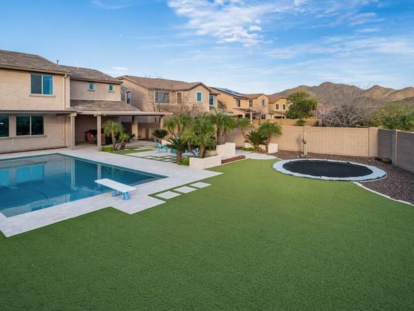 3743 W LAPENNA Drive, New River, AZ 85087