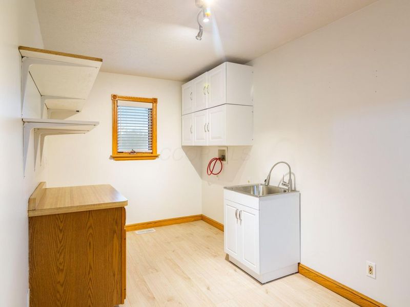 7641 Kinney Road, Mount Vernon, OH 43050 Photo 10