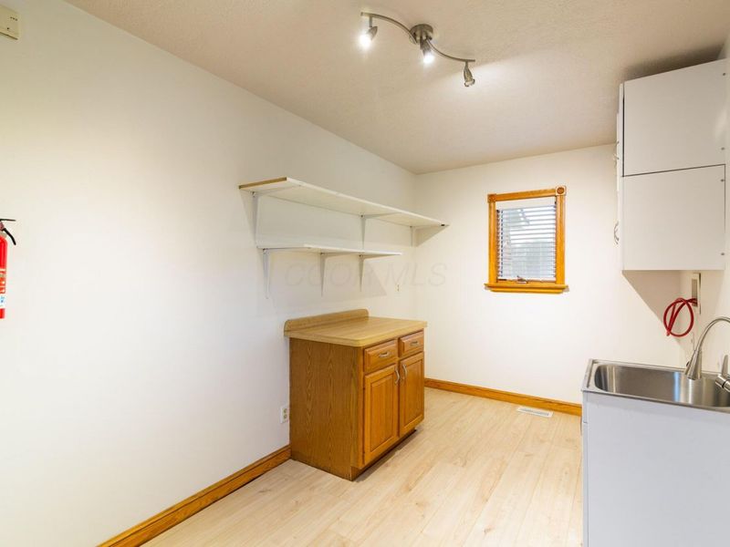 7641 Kinney Road, Mount Vernon, OH 43050 Photo 11