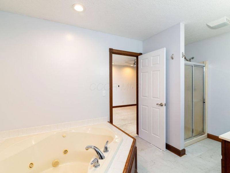 7641 Kinney Road, Mount Vernon, OH 43050 Photo 16