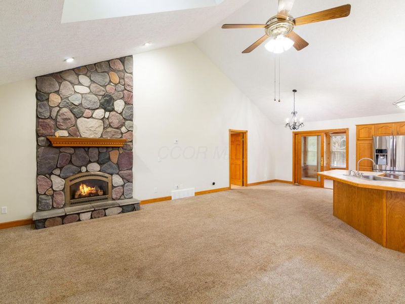 7641 Kinney Road, Mount Vernon, OH 43050 Photo 2