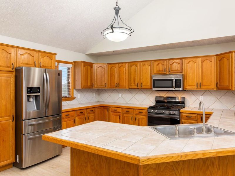 7641 Kinney Road, Mount Vernon, OH 43050 Photo 6