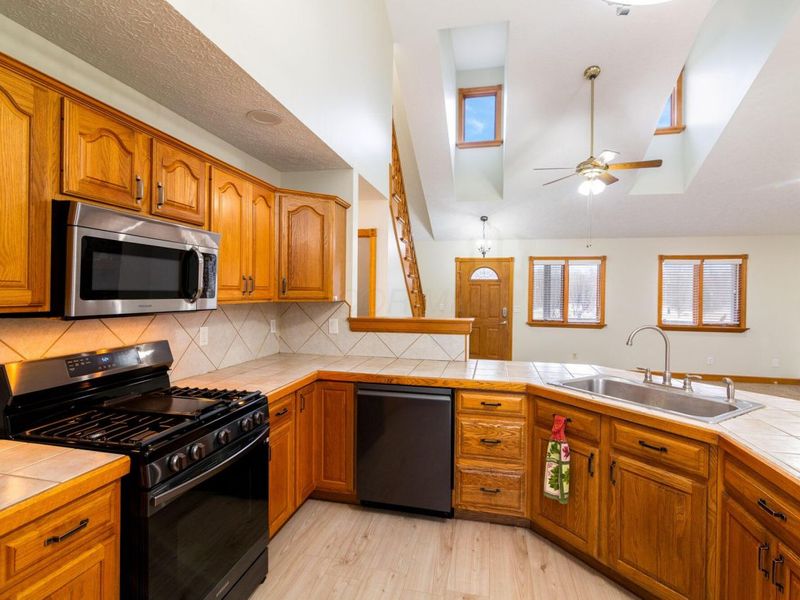 7641 Kinney Road, Mount Vernon, OH 43050 Photo 7