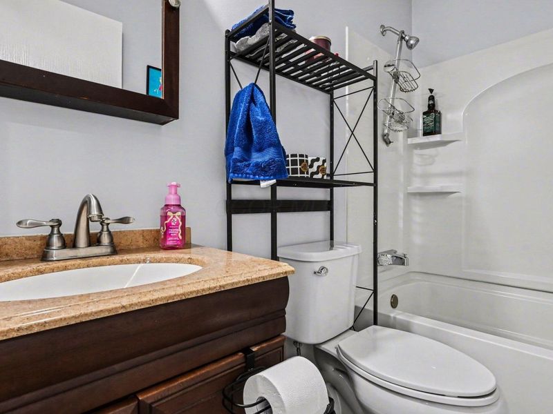 793 Crevis Lane, Columbus, OH 43228 Photo 11