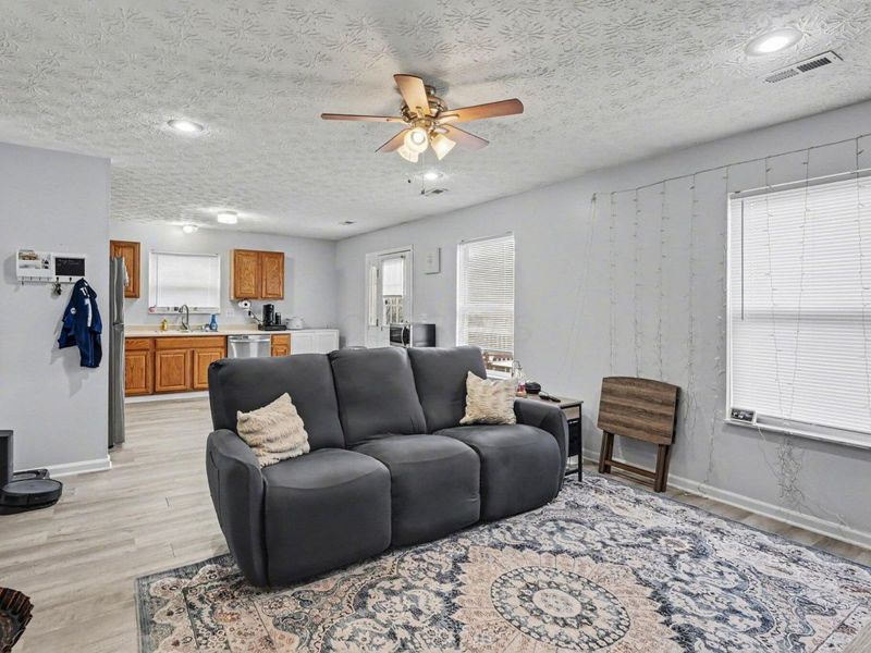 793 Crevis Lane, Columbus, OH 43228 Photo 3