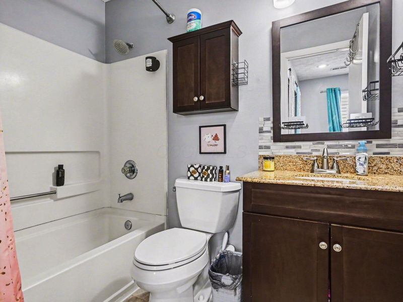 793 Crevis Lane, Columbus, OH 43228 Photo 9