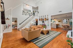 1198 Ambling Way photo 4