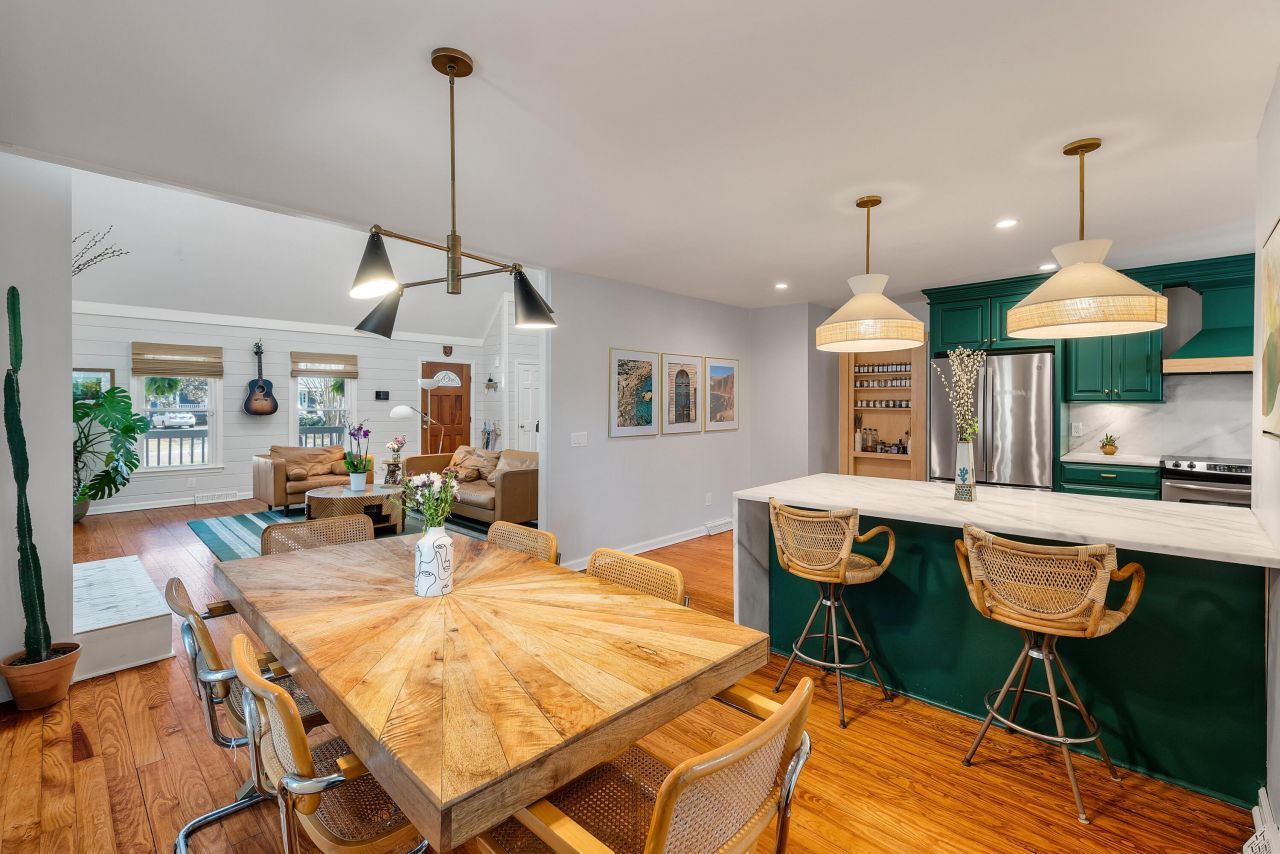 1198 Ambling Way Photo 4