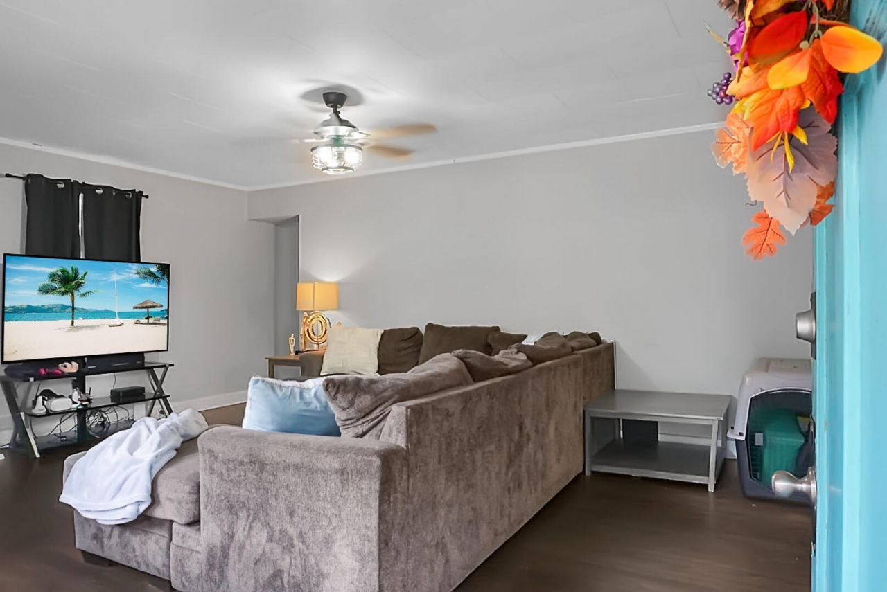 305 Forest Circle Photo 10