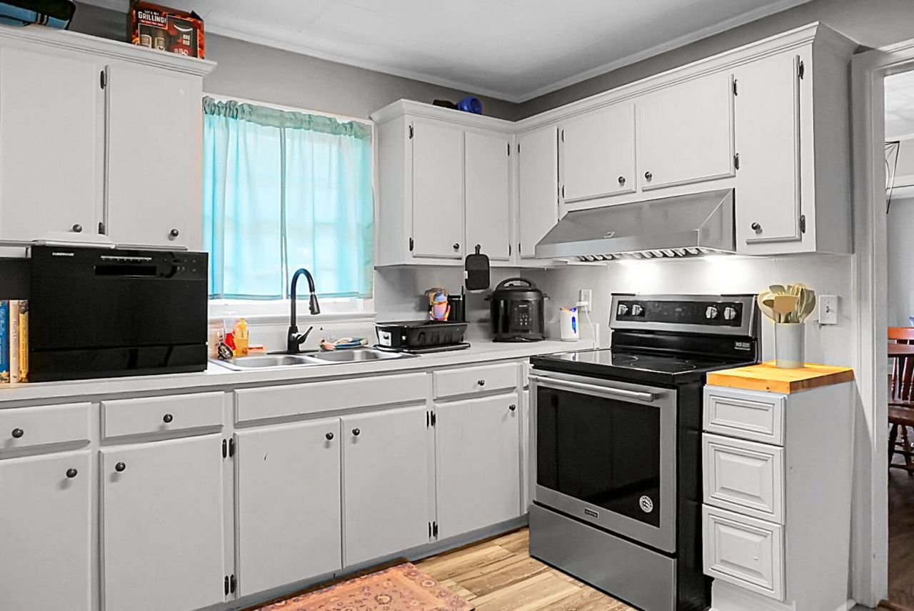 305 Forest Circle Photo 11