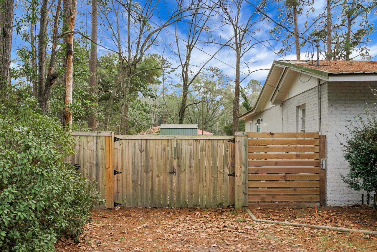 305 Forest Circle Photo 36