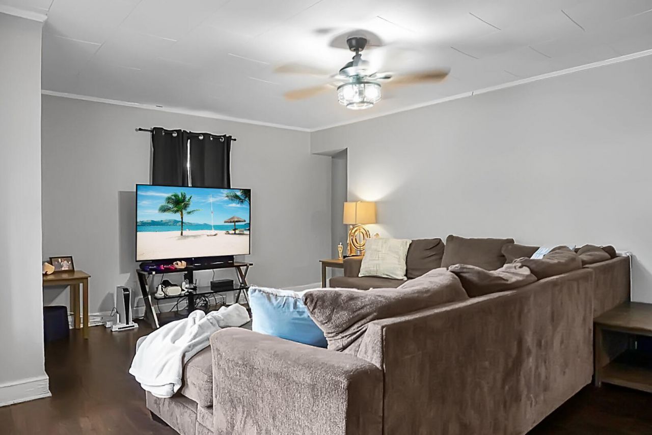 305 Forest Circle Photo 9