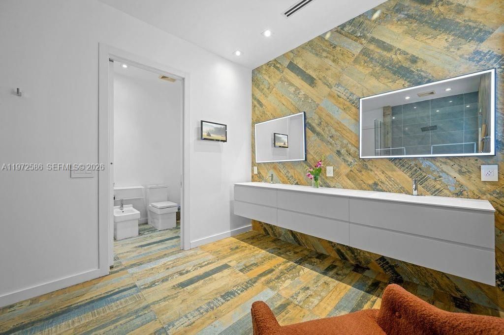 1615 NE 196th St , Miami, FL 33179 Photo