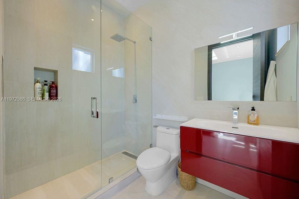 1615 NE 196th St , Miami, FL 33179 Photo