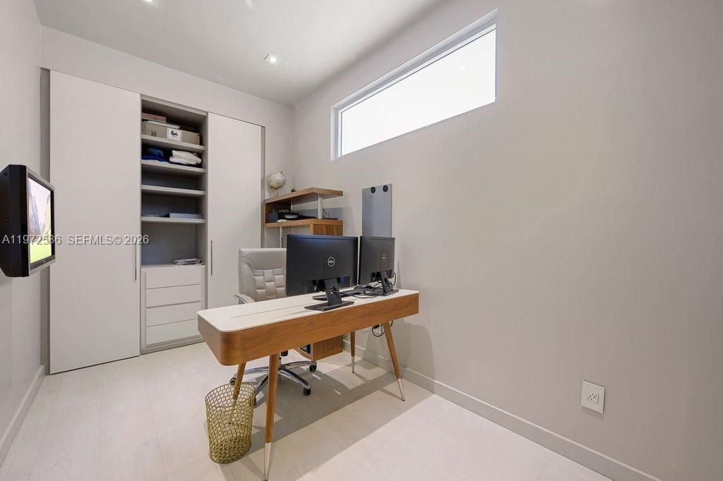 1615 NE 196th St , Miami, FL 33179 Photo