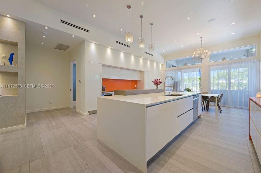 1615 NE 196th St , Miami, FL 33179 Photo