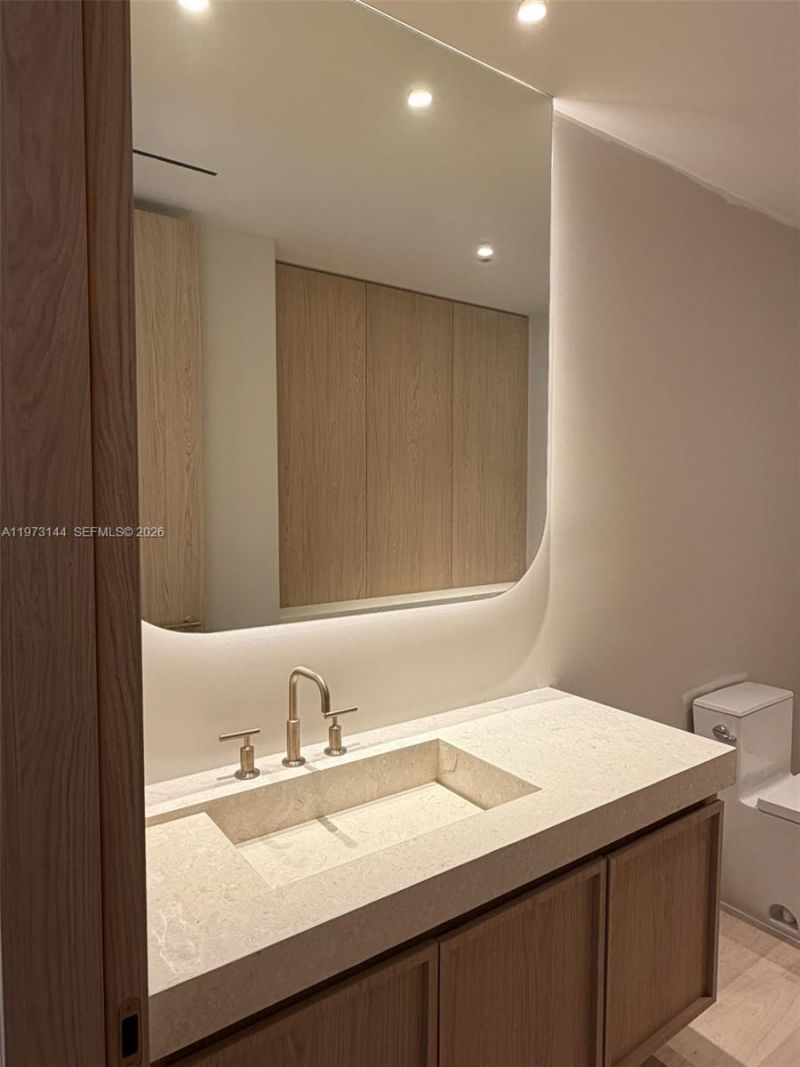 72 W Shore Dr W, Miami, FL 33133 Photo