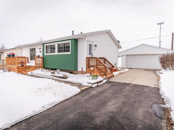 509 Dennis Drive, Marshalltown, IA 50158