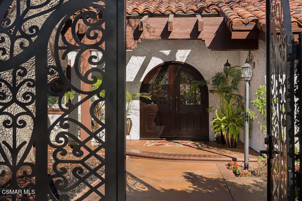 4090 Cresthaven Drive, Thousand Oaks, CA 91362 Main Photo