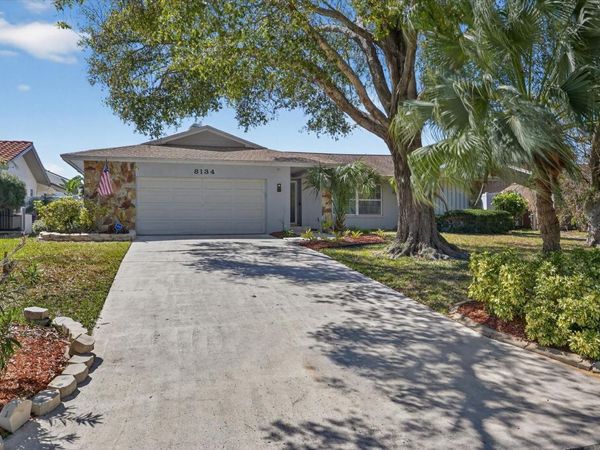 8134 BAYSHORE DRIVE, SEMINOLE, FL 33776