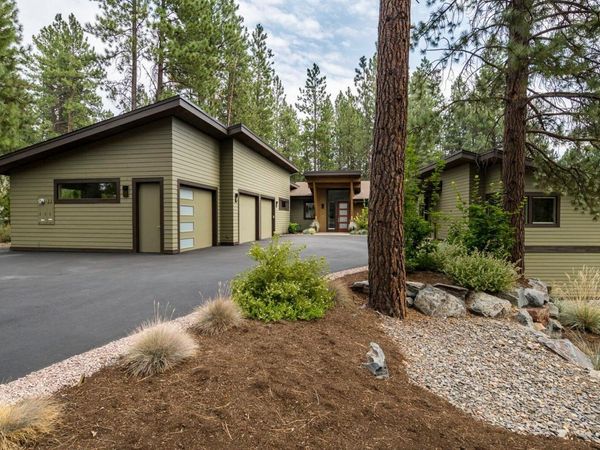 60734 Golf Village Loop, Bend, OR 97702