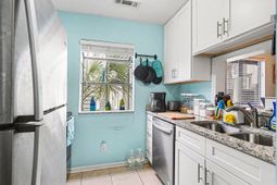 610 15th Ave. S photo 4