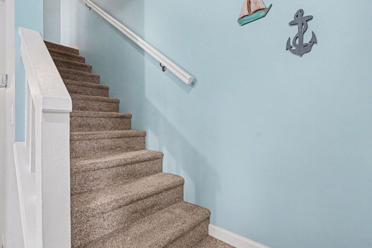 610 15th Ave. S Photo 9