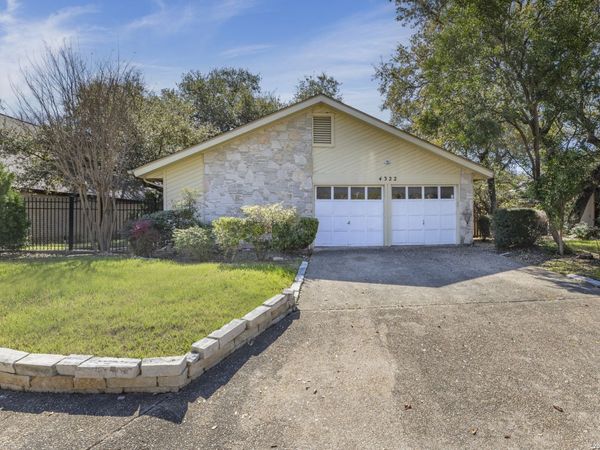 4322 Center Oak Woods, San Antonio, TX 78249