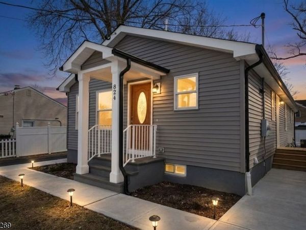 824 Drake Ave, Middlesex, NJ 08846