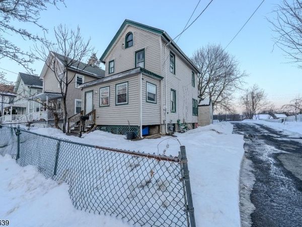 820 E 2Nd St, Plainfield, NJ 07062