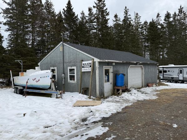 27 Tea Hill Road, Stonington, ME 04681