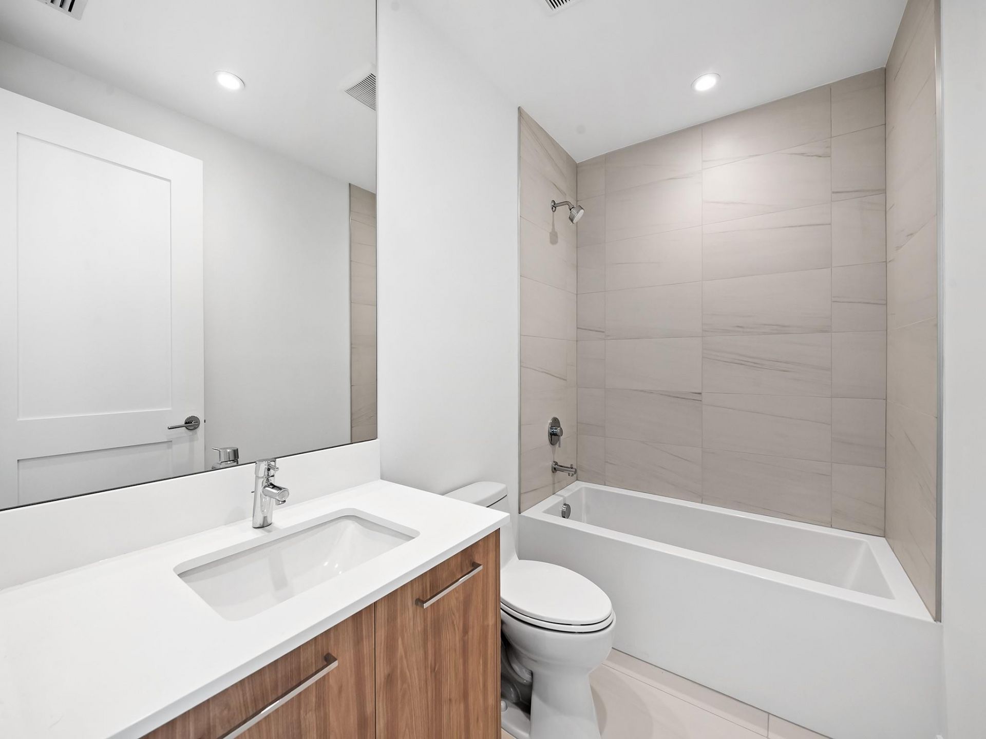 153 N Seabreeze Boulevard, Unit 1002, Fort Lauderdale, FL 33304 Photo